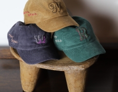 RED TASSELS / “Bouti” CAP